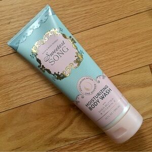 Bath & Body Works Sweetest Song Body Wash Invigorating Cleanse